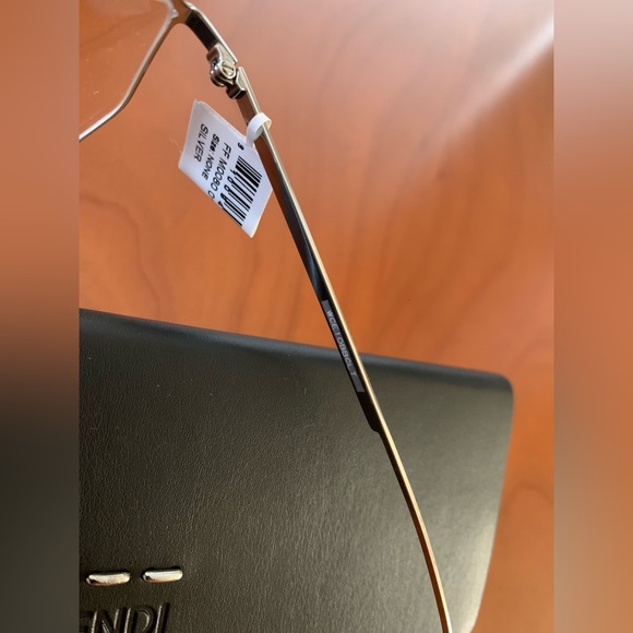 FENDI - Picture 12 of 16